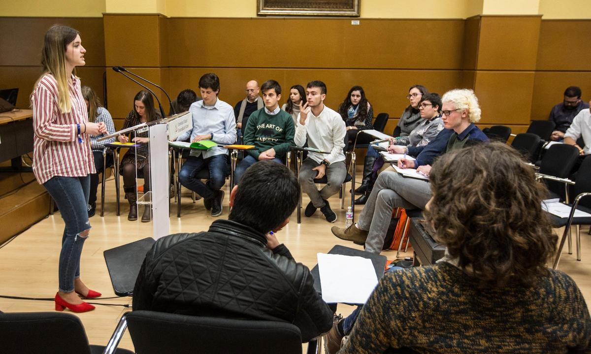 Una edición de la Liga Debate celebrada en la Universidad de Alicante