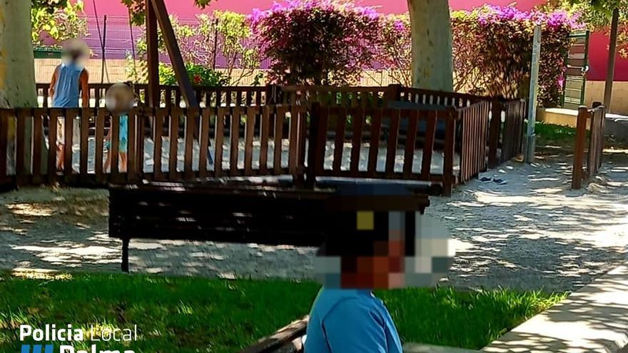Detienen a un exhibicionista tras masturbarse ante menores en un parque infantil de El Molinar