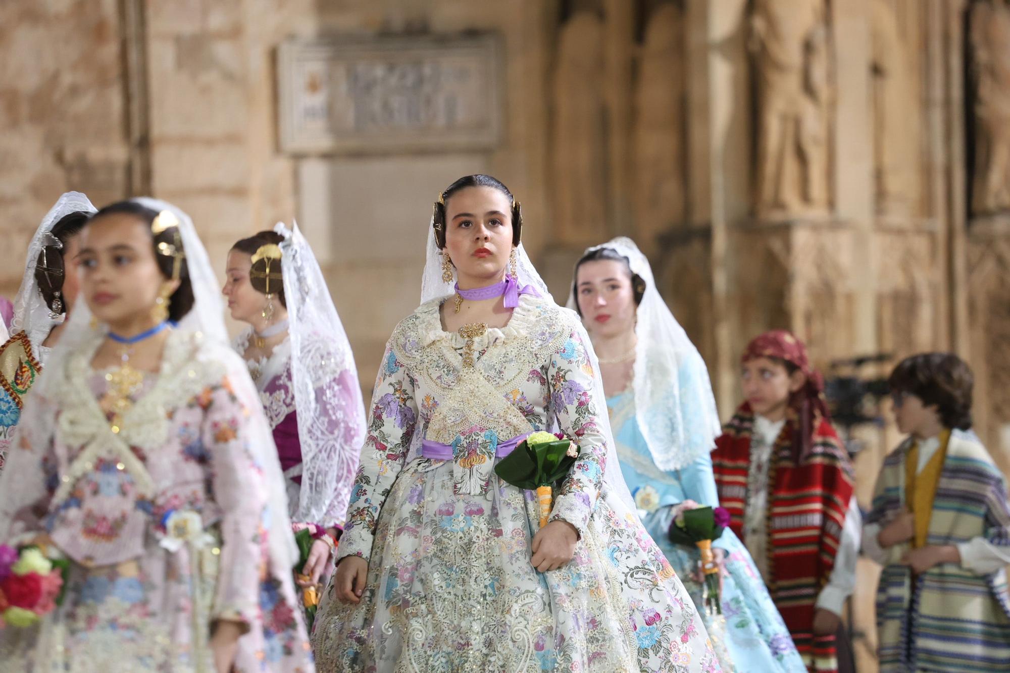 Búscate en el primer día de la Ofrenda en la calle San Vicente entre las 23 y las 24 horas