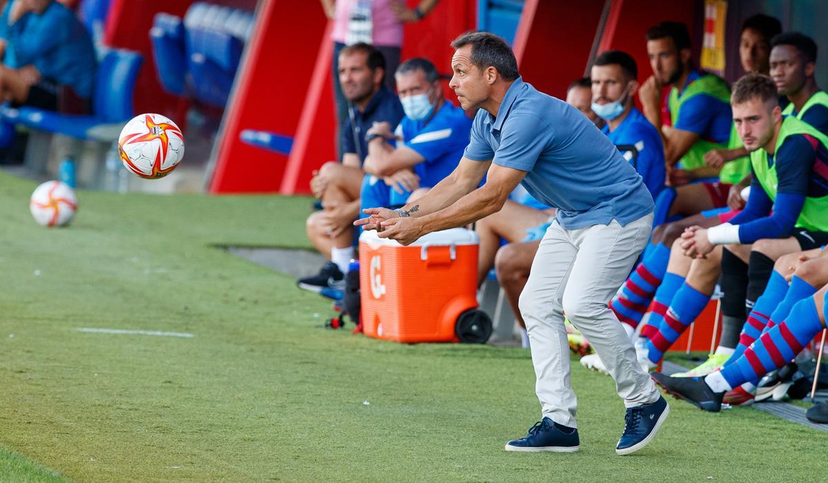 Sergi Barjuan, entrenador del Barça B