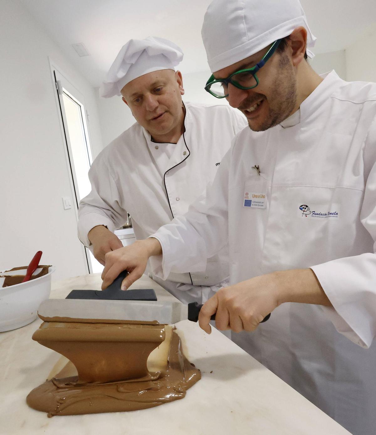 Menela regala huevos de pascua a Aldeas Infantiles Menela regala huevos de pascua a Aldeas Infantiles