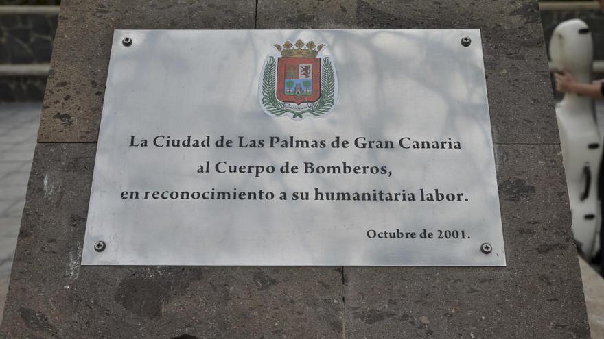 Homenaje a los bomberos fallecidos en Las Palmas de Gran Canaria