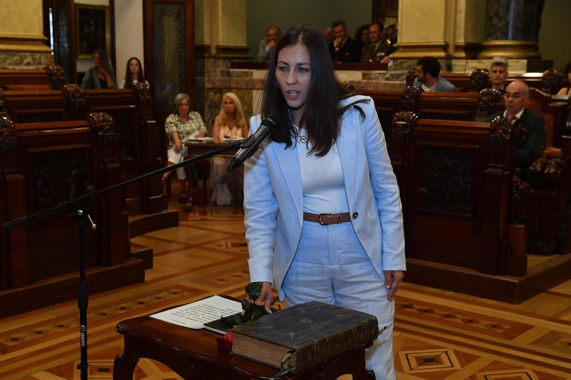 Investidura Inés Rey: La alcaldesa de A Coruña jura su cargo por ...