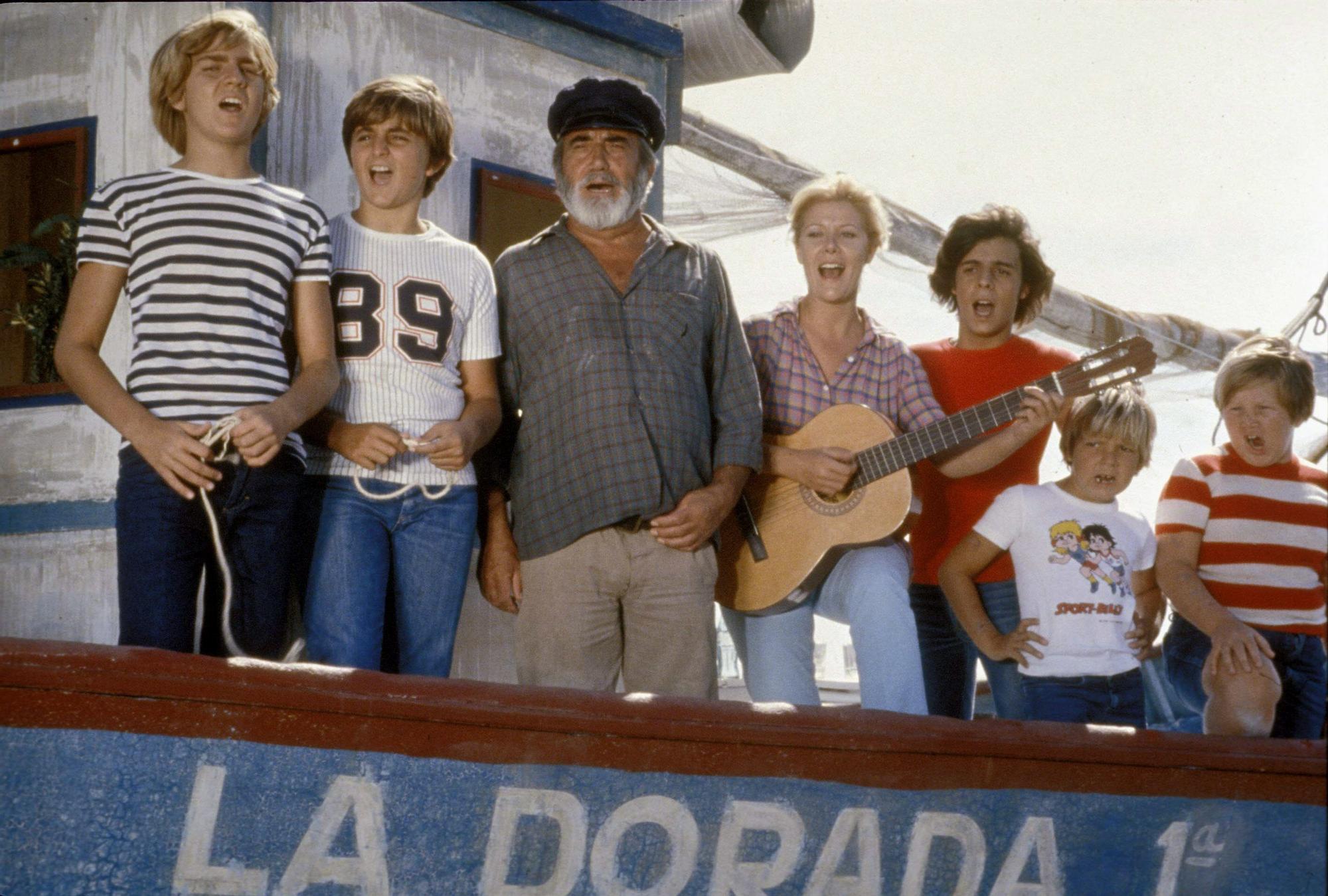 Los protagonistas de 'Verano azul' a bordo de 'La Dorada'