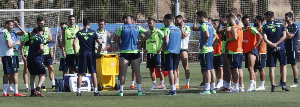 El Levante UD 2018/19 ya pisa el césped