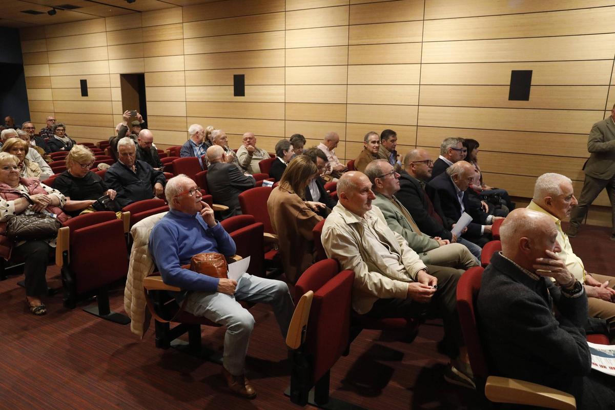 Público, durante la conferencia de Román Antonio Álvarez, en la inauguración de las jornadas