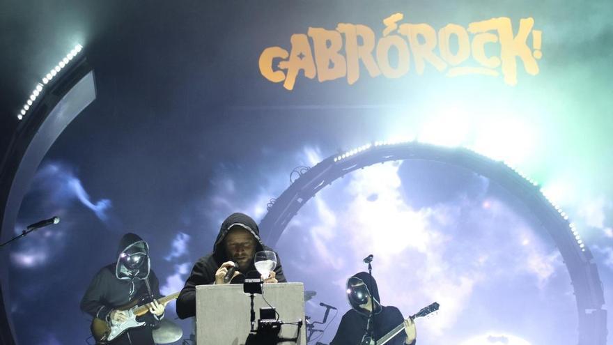 Oques Grasses desferma l'eufòria al Cabró Rock en l'últim concert abans del comiat definitiu a l'Estadi Olímpic