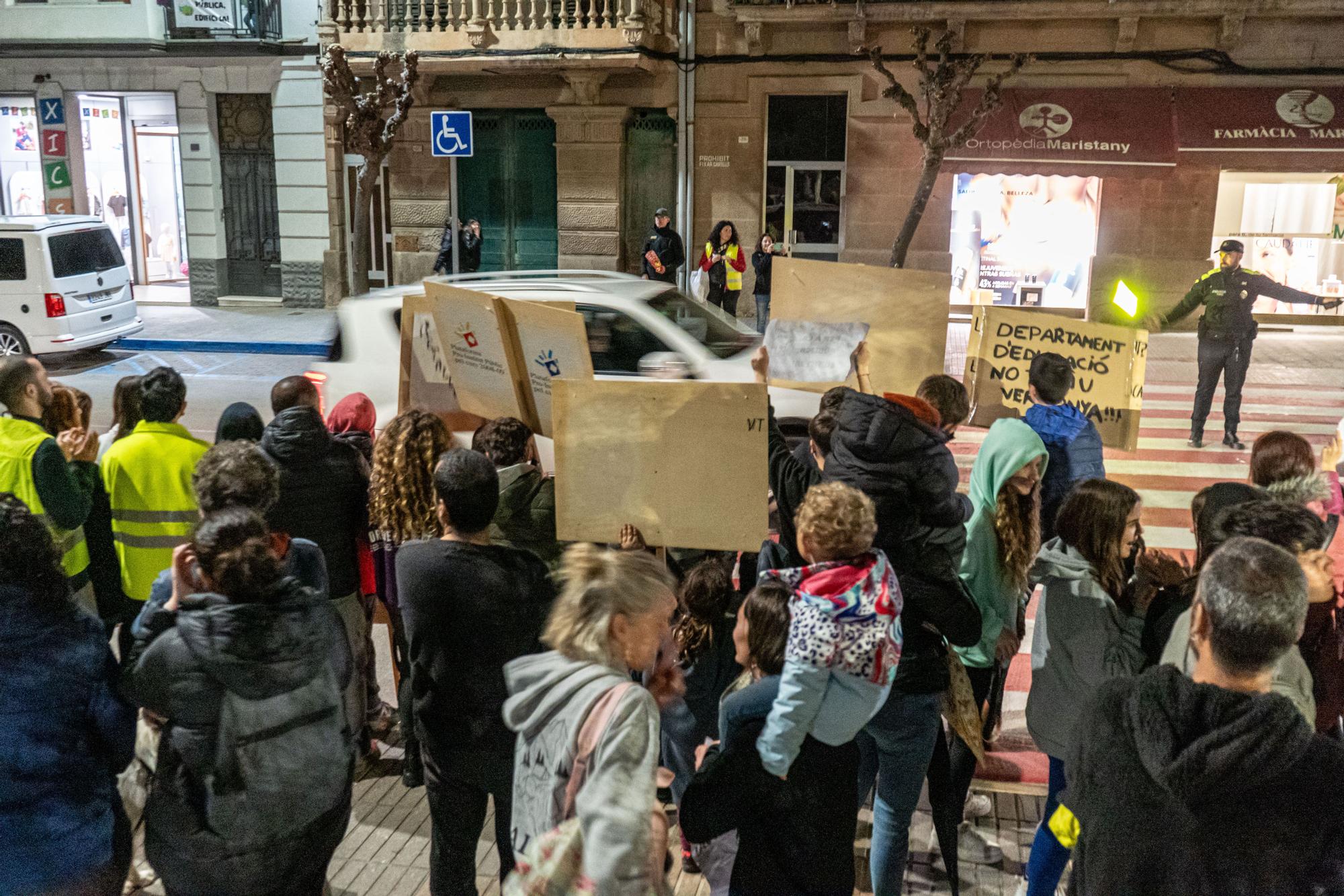 Imatges de la protesta d'aquest divendres a la C-16