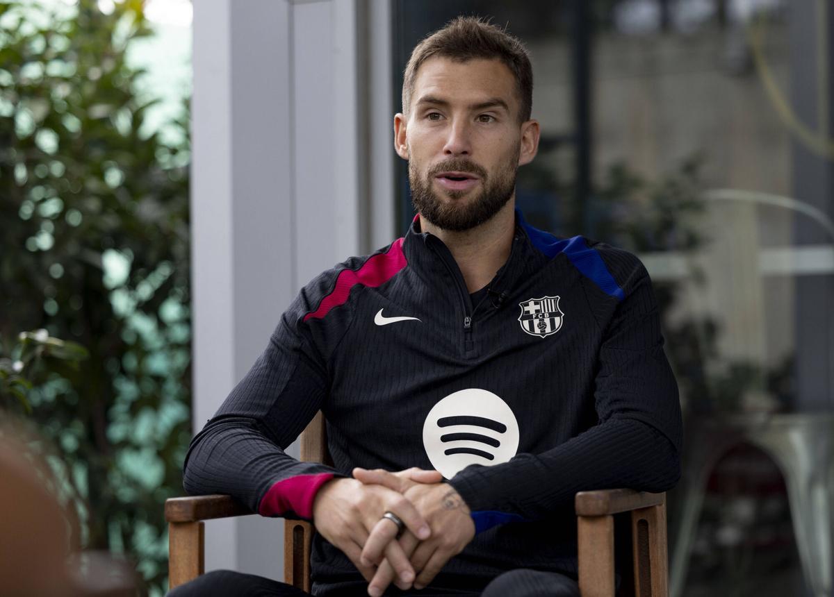 Iñigo Martinez en la Ciutat Esportiva Joan Gamper.