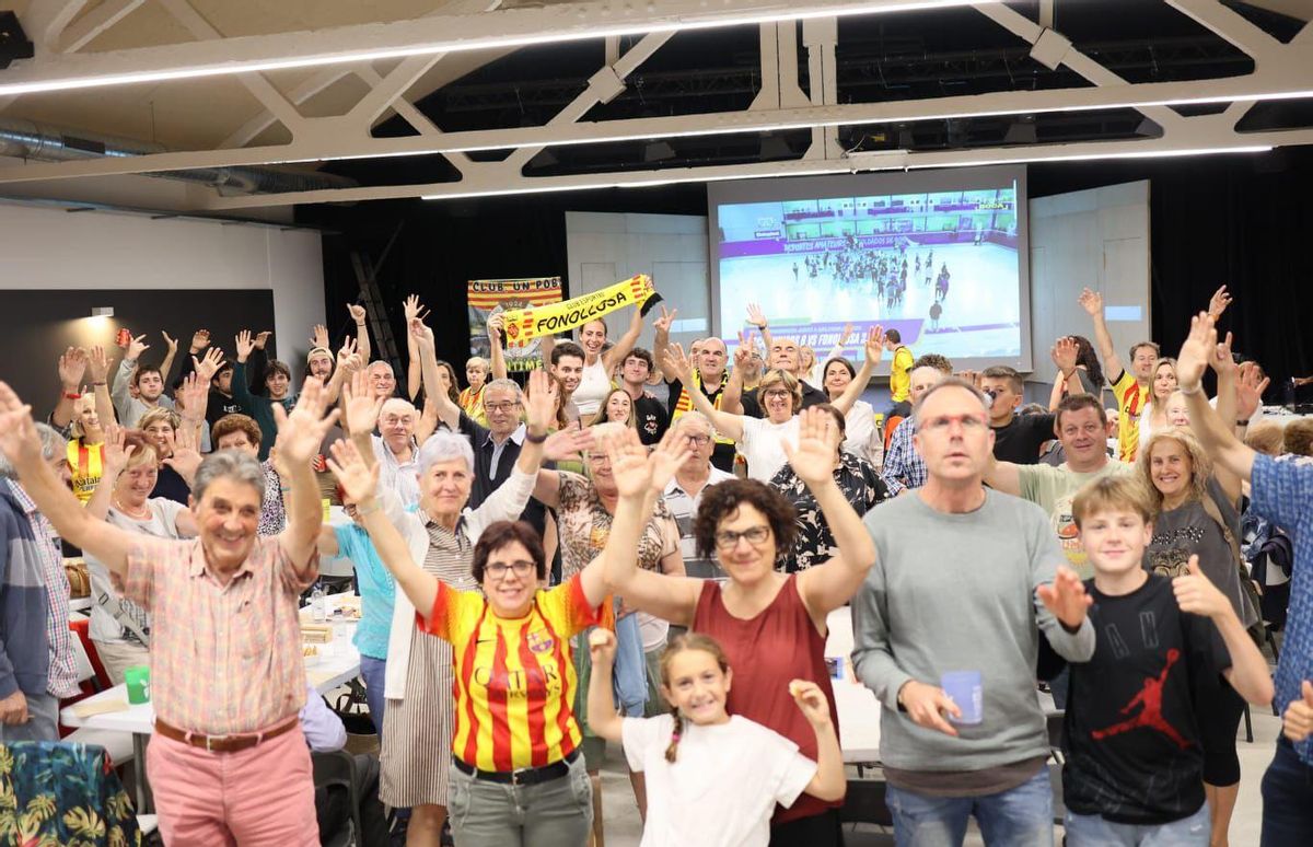 El partit el van seguir els veïns de Fonollosa des de la pantalla que va instal·lar l'Ajuntament a La Fàbrica