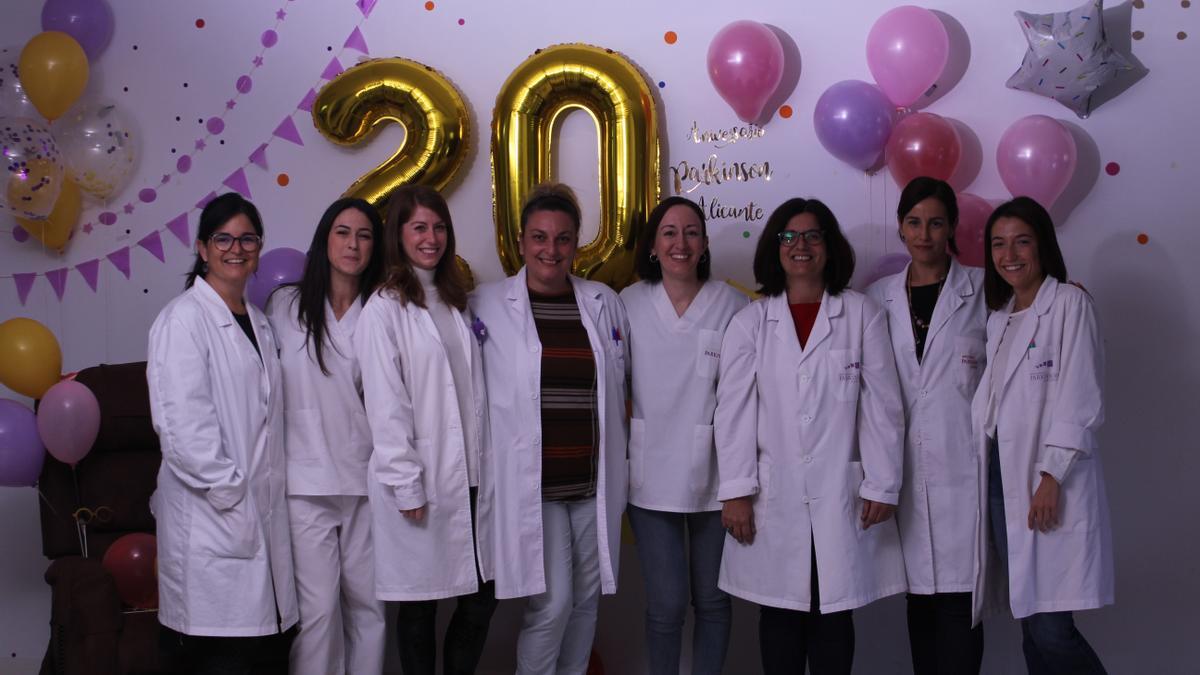 Equipo de la Asociación Parkinson Alicante en su 20 aniversario