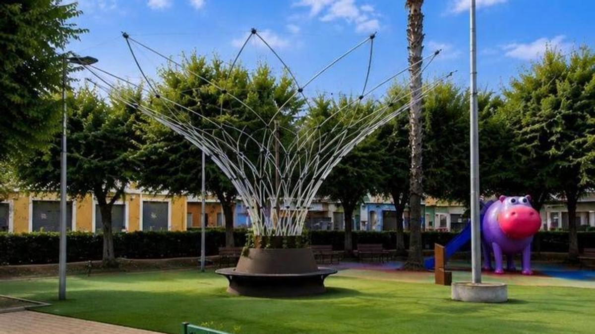 La pérgola de Llombai con forma de corola situada en el 'parque del hipopótamo'.