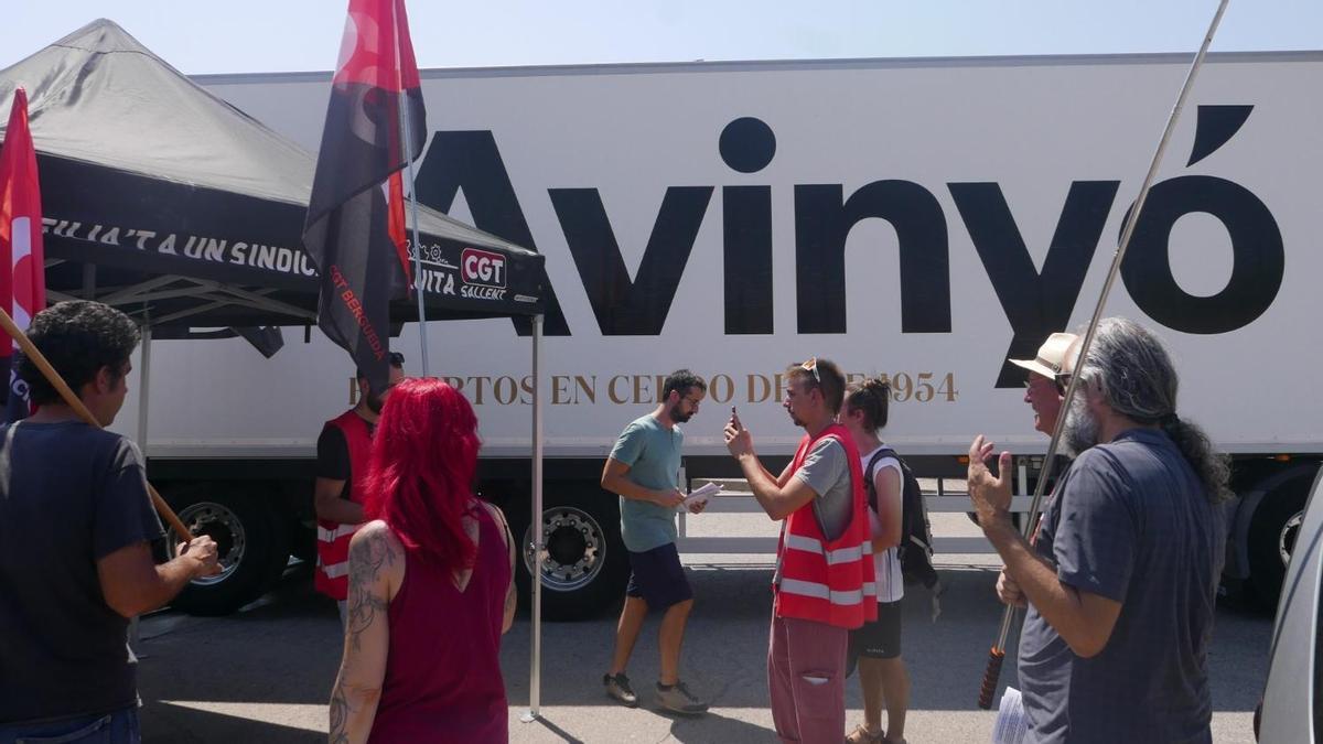 El sindicat CGT Sallent va convocar piquets informatius la setmana passada a l’entrada dels escorxadors d’Avinyó i Macoba