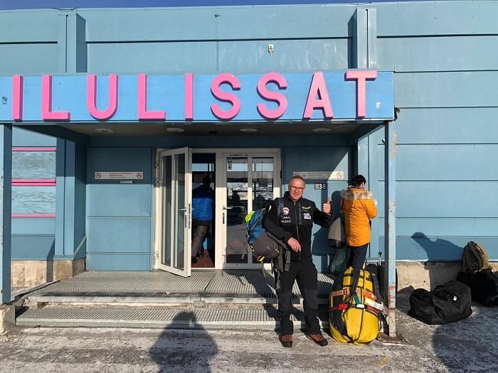 En el segundo día, Manuel Calvo pone pie en Illulissat, Groenlandia