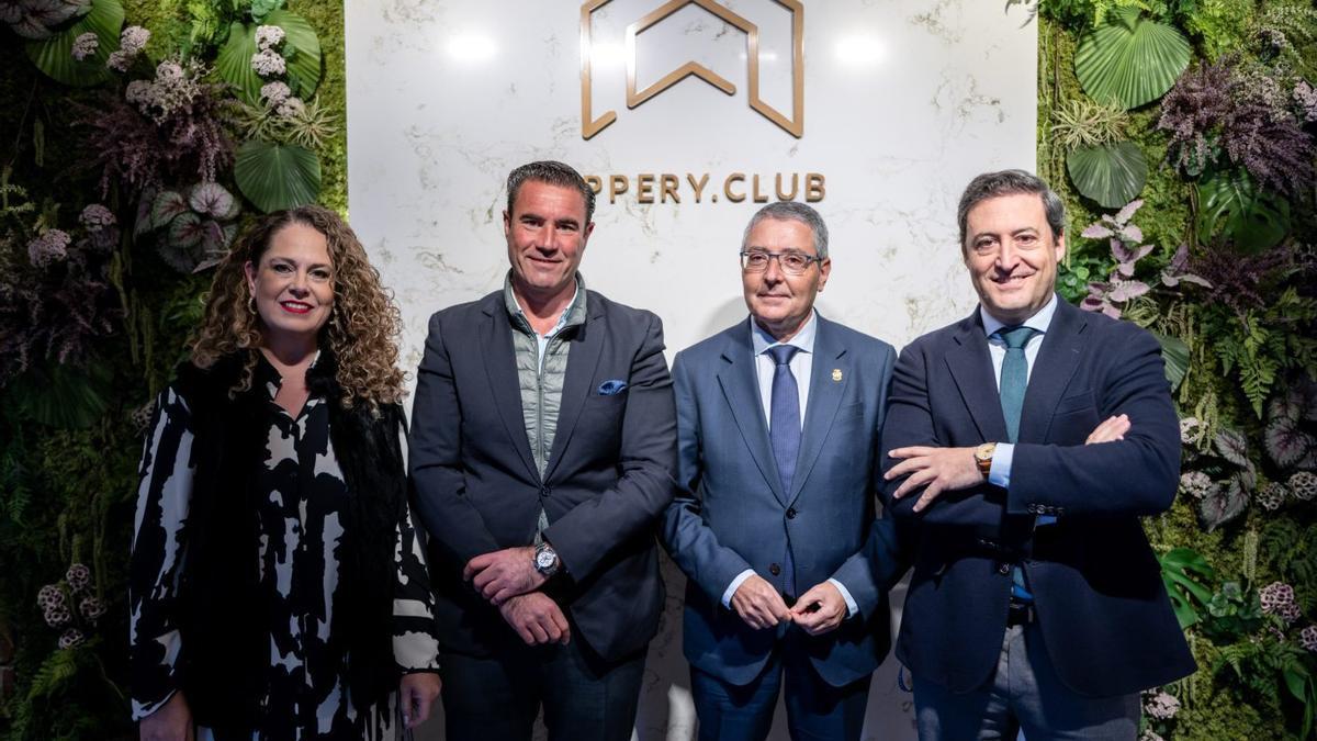 El recinto empresarial y de alta dirección Uppery Club acogió el encuentro informativo con Francisco Salado.