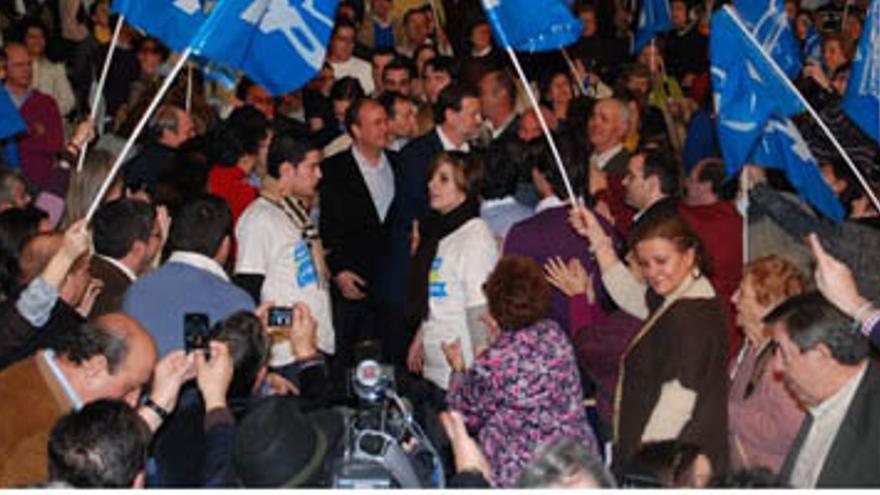 Rajoy afirma que el campo &quot;tiene que ser el futuro y es posible hacerlo&quot;