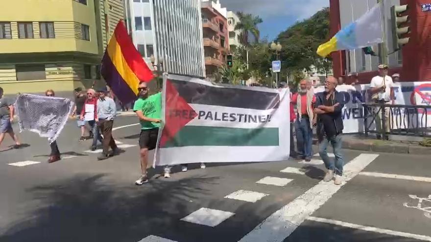 Protestas en frente del Cabildo de Gran Canaria por la final de la Eurocup