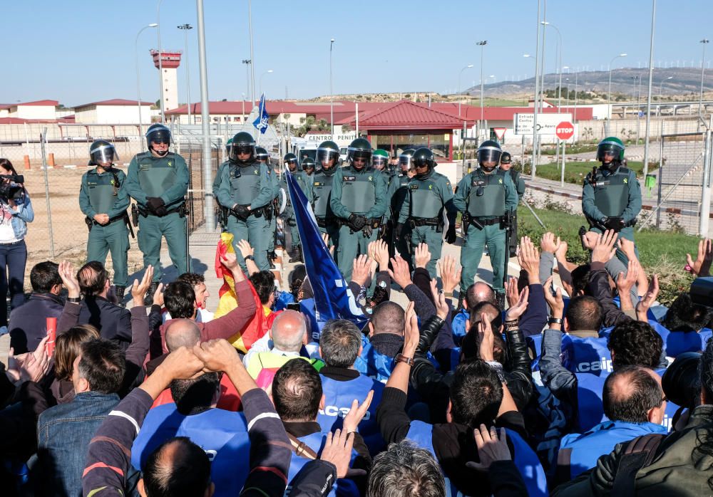 Tensión en la cárcel de Villena por la protesta de los funcionarios