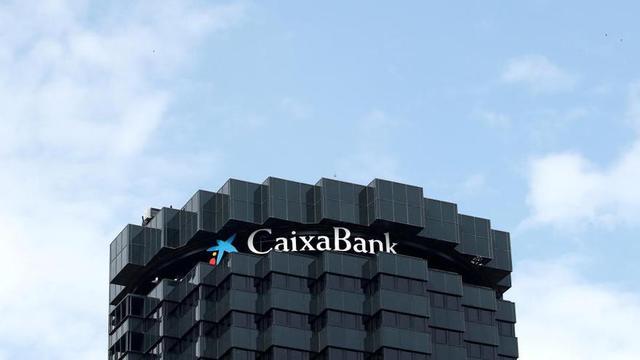 Los accionistas de CaixaBank dan luz verde a la fusión con Bankia