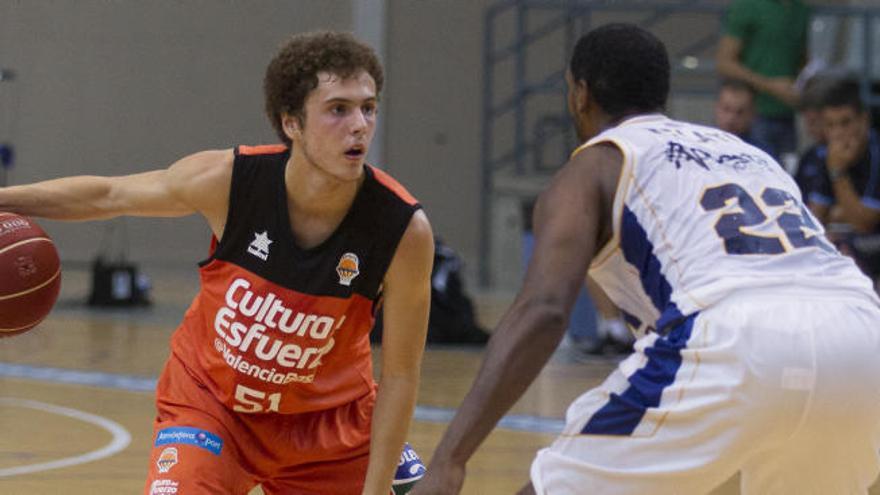 Pablo Pérez, en un encuentro con el Valencia Basket.