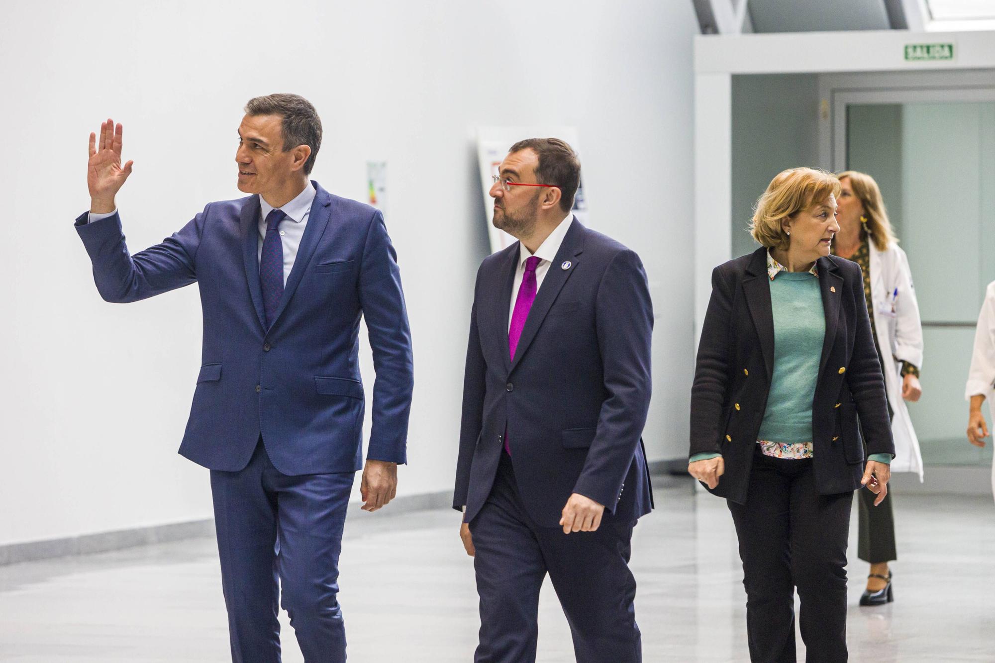 Visita de Pedro Sánchez al Hospital Universitario Central de Asturias (HUCA) en Oviedo