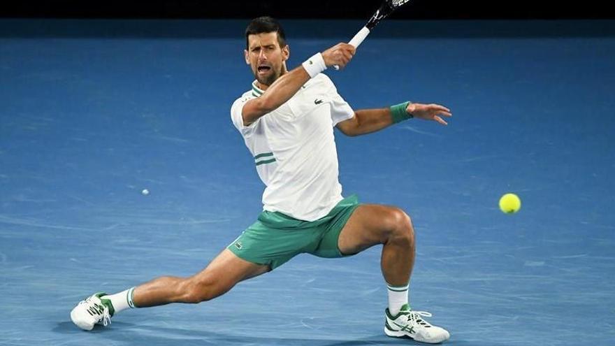 Djokovic supera su lesión y alcanza los cuartos en Australia