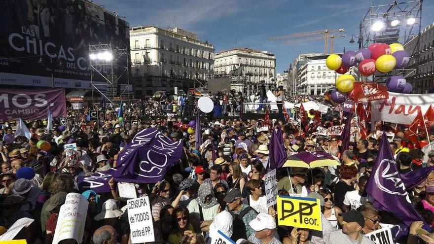 Concentración en la Puerta del Sol de Madrid convocada ayer por Podemos. // Efe