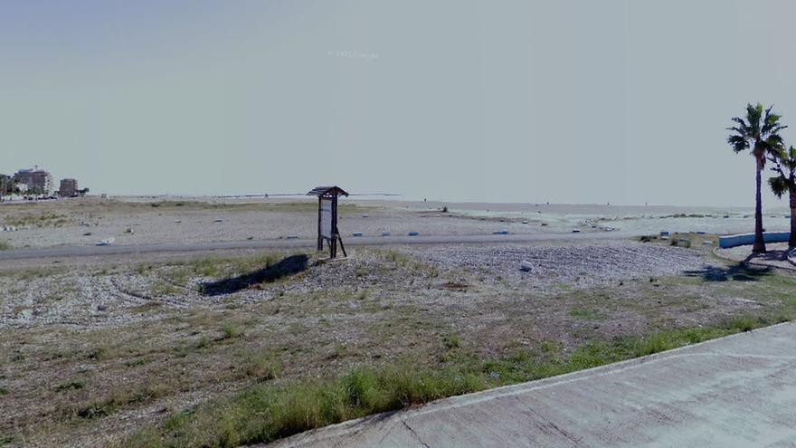 Rescatado en la playa del Arenal de Burriana cuando se estaba ahogando