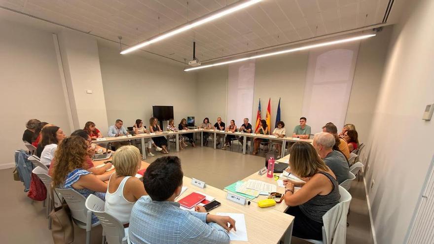 Función Pública prevé 3 millones de euros para reducir la jornada de sus funcionarios