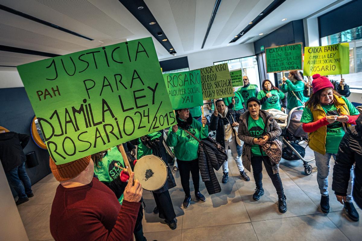 Acción de la Pah  para reclamar alquileres sociales para Djamila y Rosario