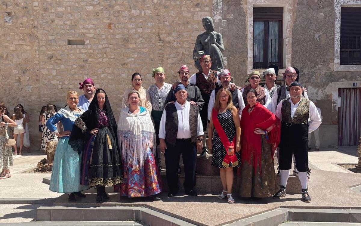 Jota y tradición para poner la banda sonora a los días grandes de Lécera.