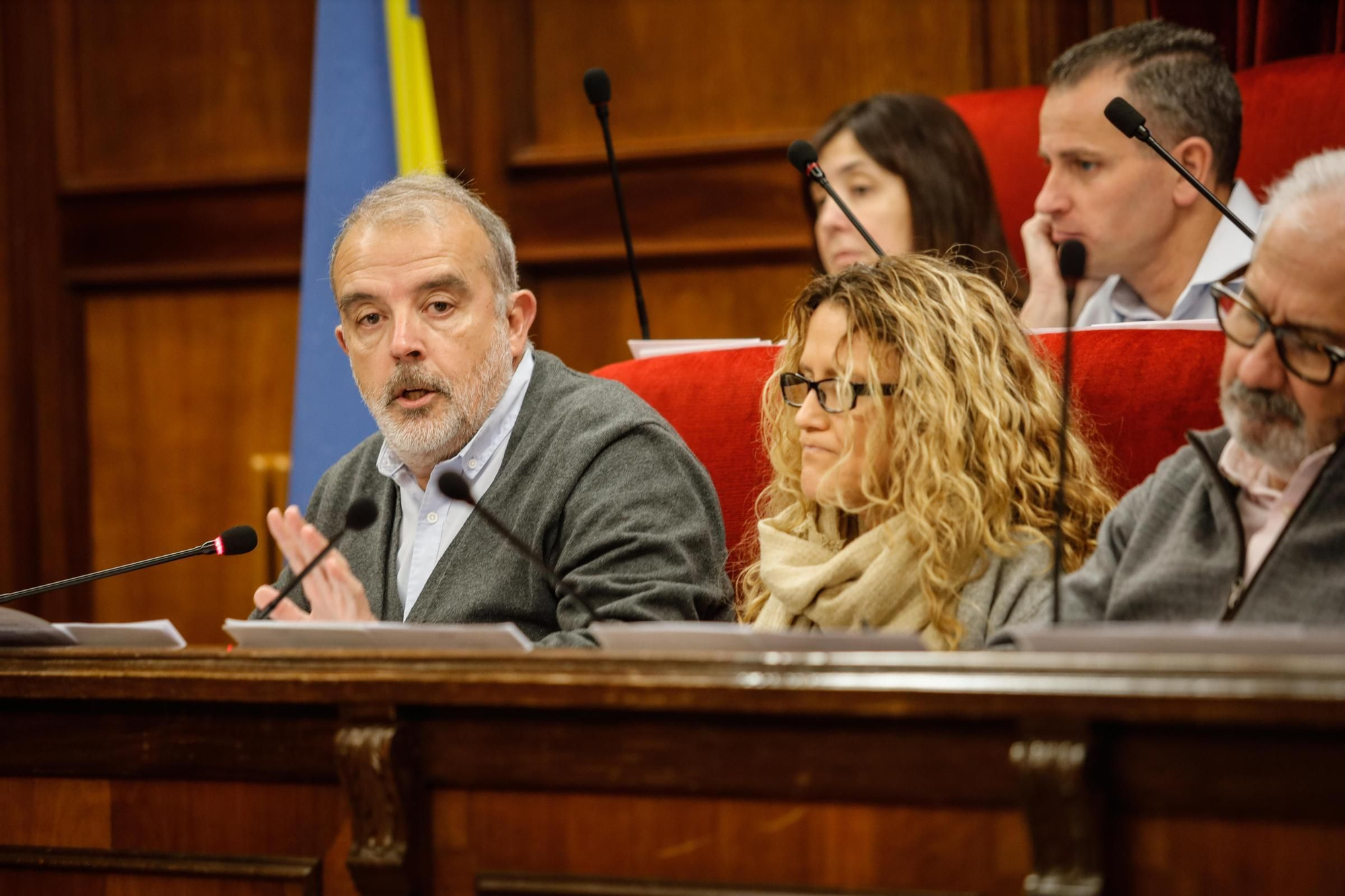 Imágenes del pleno de Alcoy