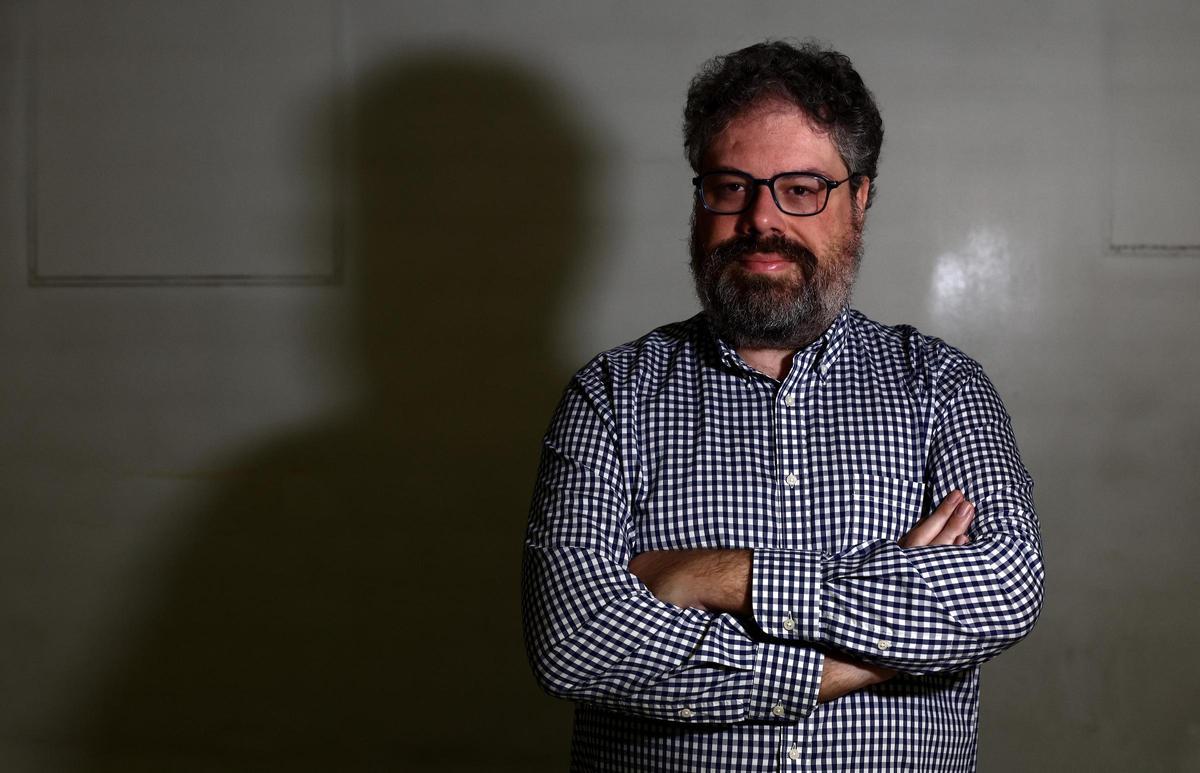 Sergio del Molino en la redacción de EL PERIÓDICO DE ARAGÓN.