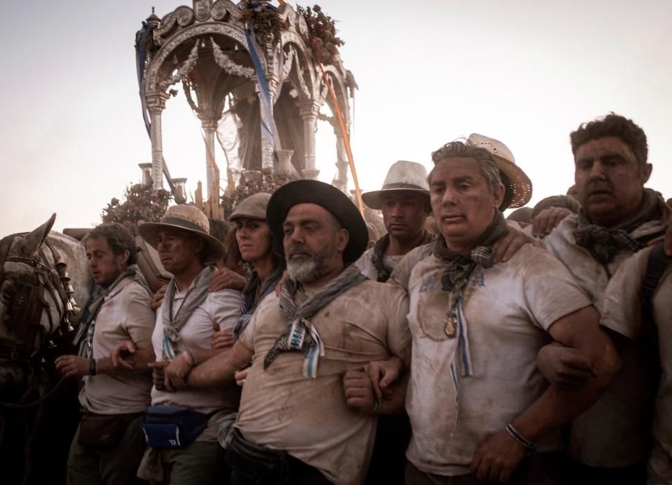 Camino al Santuario de la Virgen del Rocío en Almonte.