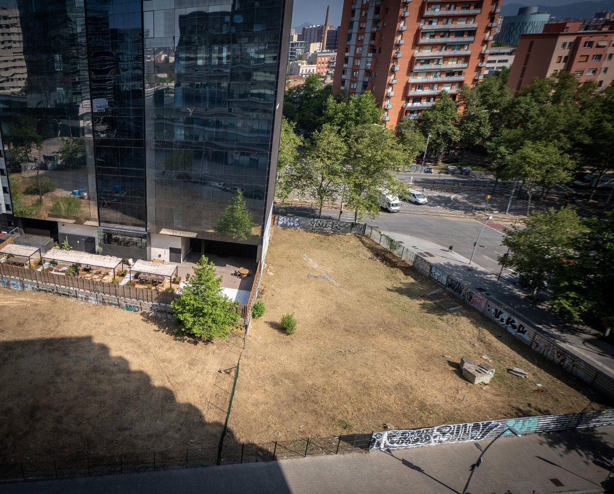 La franja en la confluencia de la Diagonal con Selva de Mar donde se previó ubicar la sede de la Cambra de Comerç de Barcelona y en la que se planifica ahora vivienda pública.