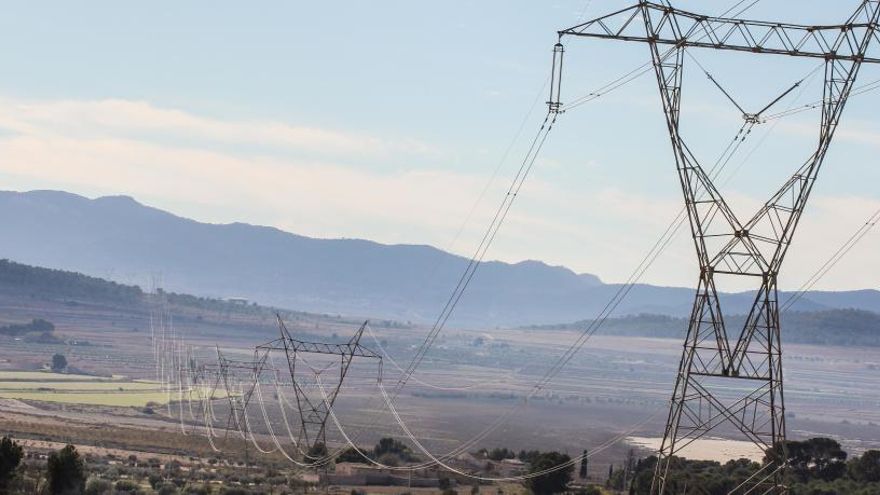 El precio de la luz ha alcanzado máximos este lunes.