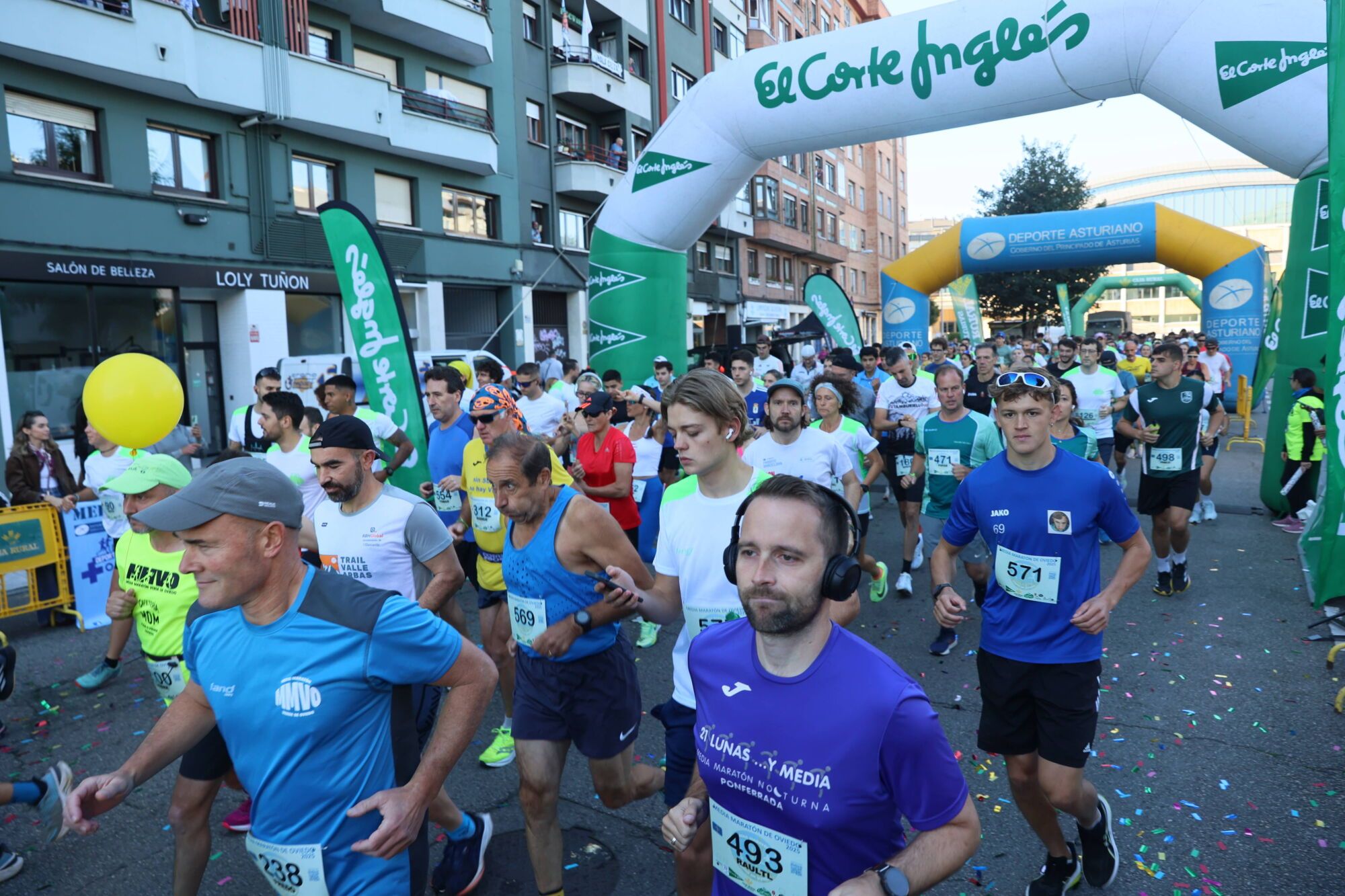 Marco García y Lola Pérez reinan en una media maratón “de récord” en Oviedo