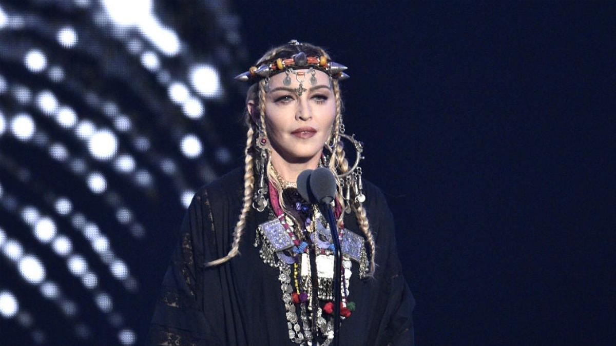 Madonna durante su discurso sobre Aretha Franklin en los MTV Video Music Awards