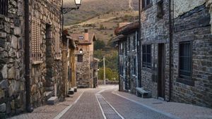 Calle de Puebla de la Sierra.