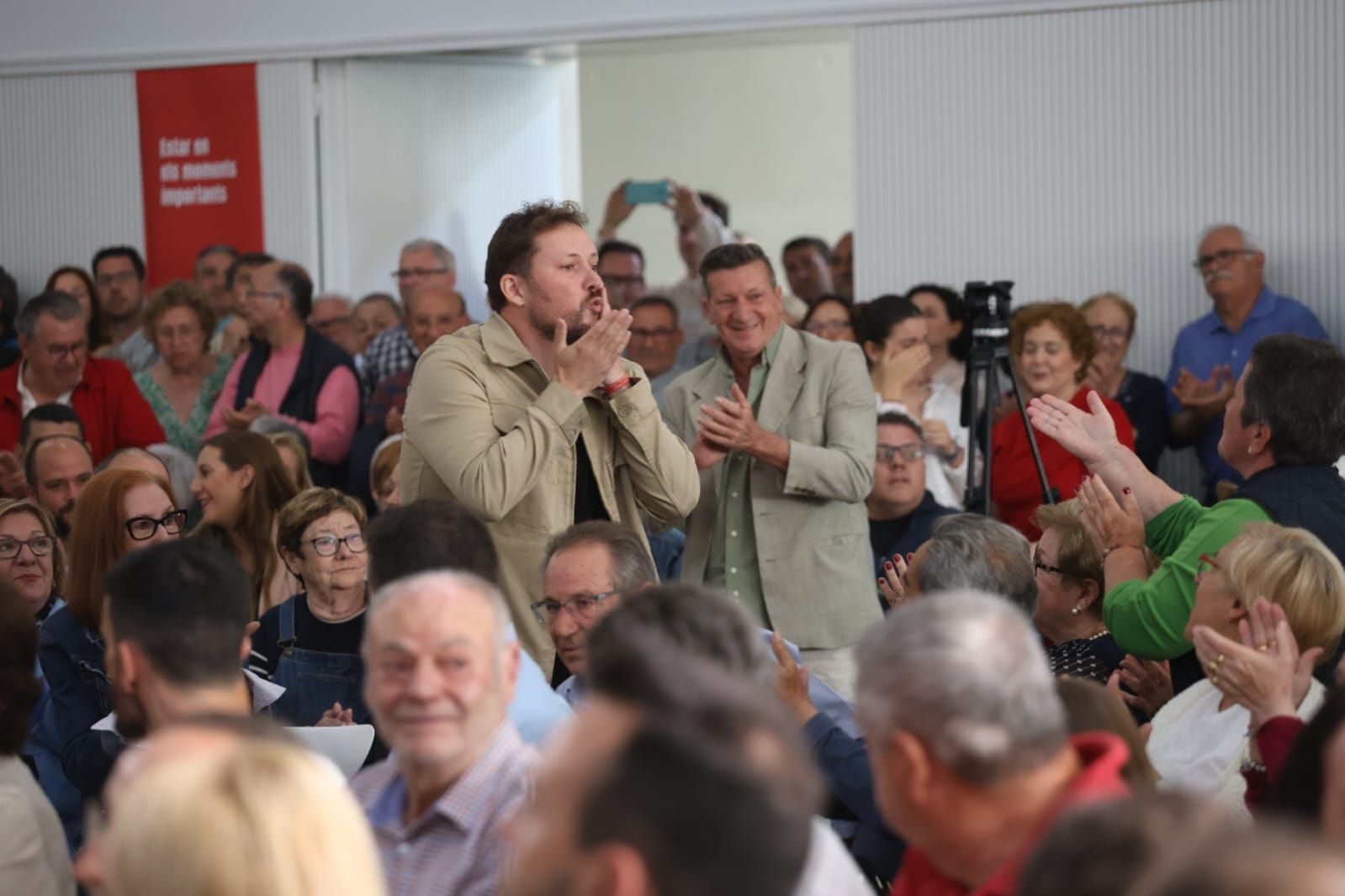 Jesús Ros presenta su candidatura en un gran acto en Torrent