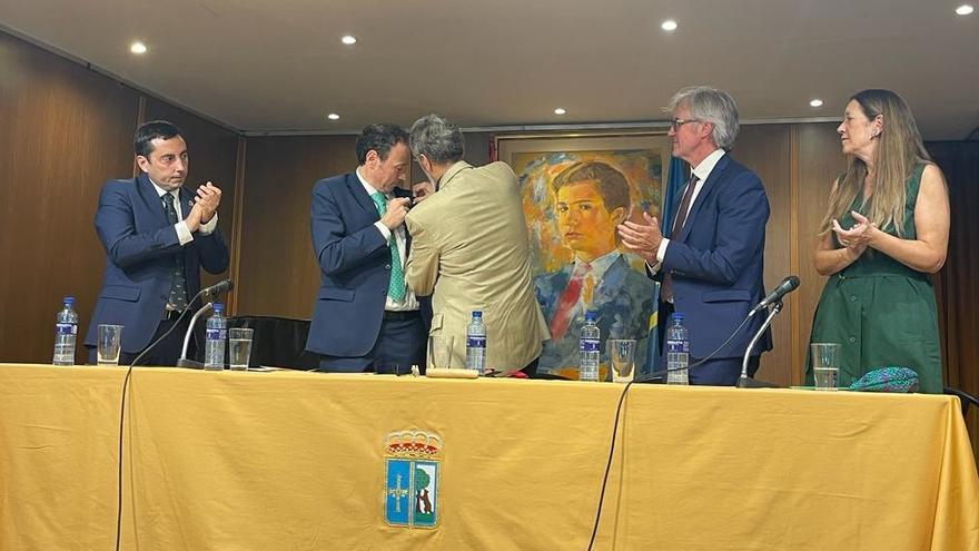 El exalcalde de Siero Guillermo Martínez recibe en Madrid la &quot;Manzana de Oro&quot; del Centro Asturiano