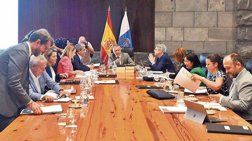 Imagen del Consejo de Gobierno reunido ayer en Santa Cruz de Tenerife.