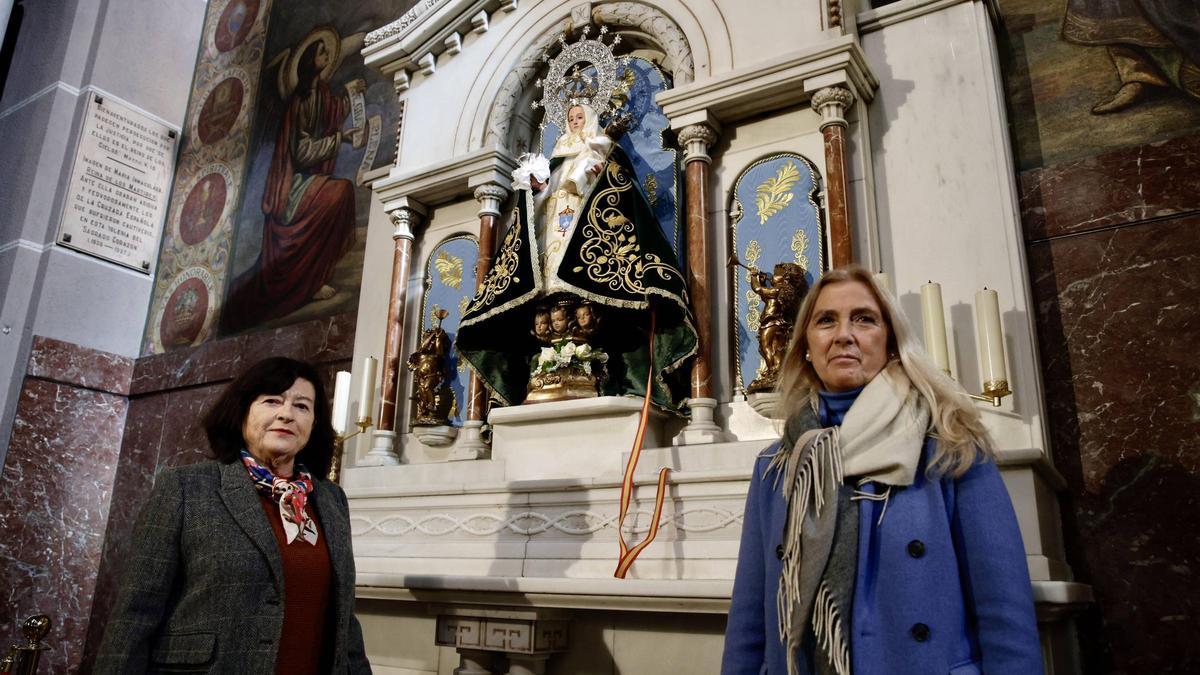 La Santina de la Basílica de Gijón estrena manto verde: "La idea es conseguir próximamente el blanco para tener todos los colores litúrgicos"