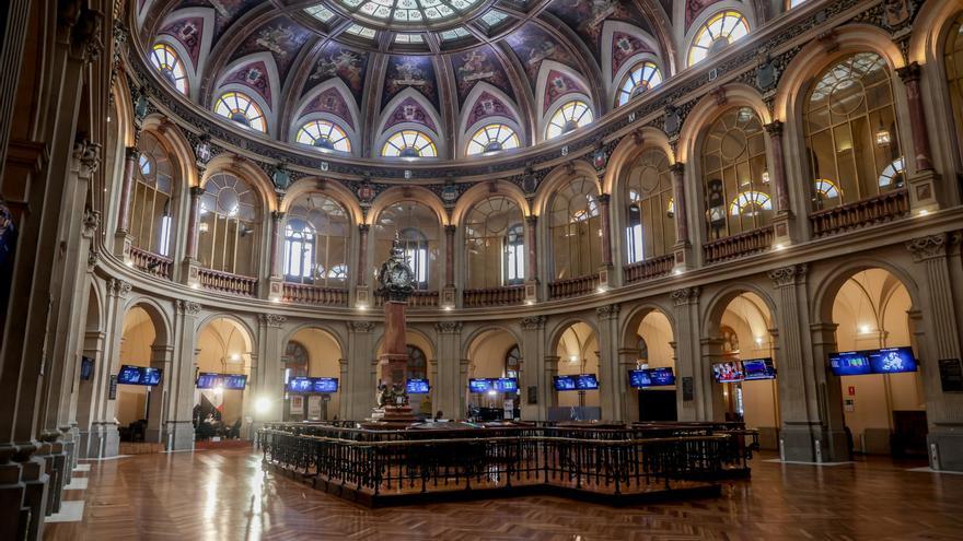 Archivo - Vista general del Palacio de la Bolsa, en Madrid (España)