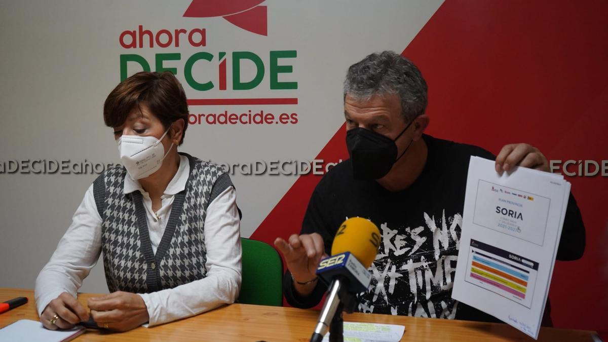 Conchi Trufero junto a Manuel Fuentes en la rueda de prensa de hoy.