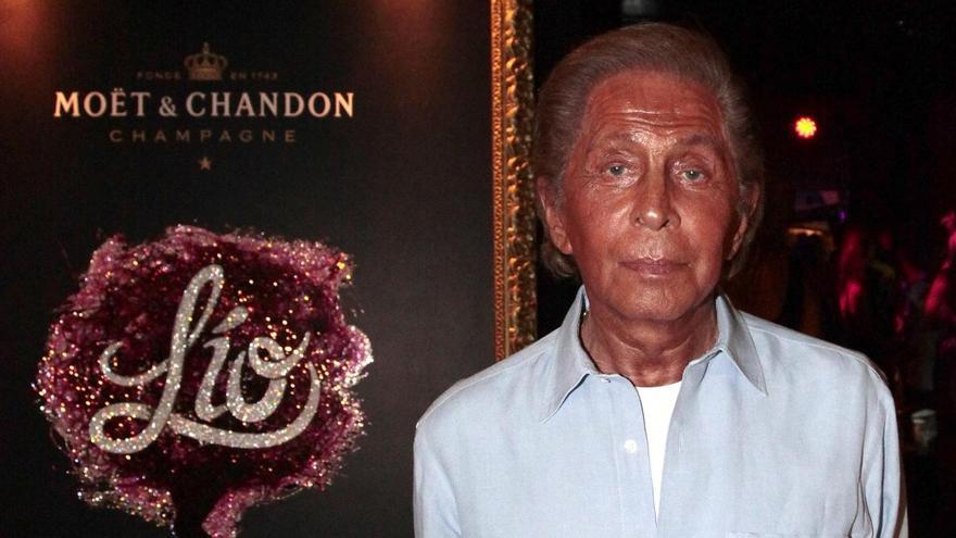 Las visitas del diseñador Valentino a Ibiza en imágenes