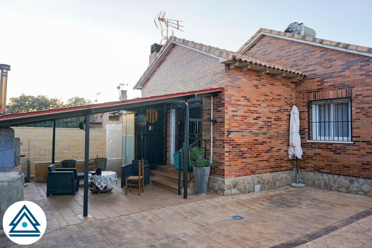 Casa con piscina en venta en Guadalajara.