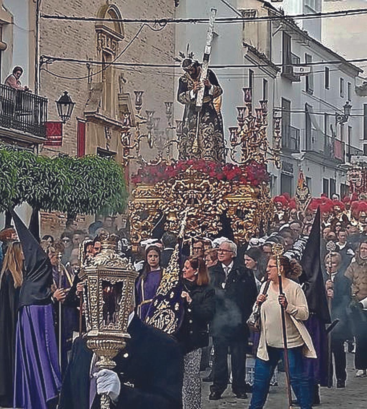 Ntro. Padre Jesús Nazareno en procesión el Viernes Santo (Madrugá).
