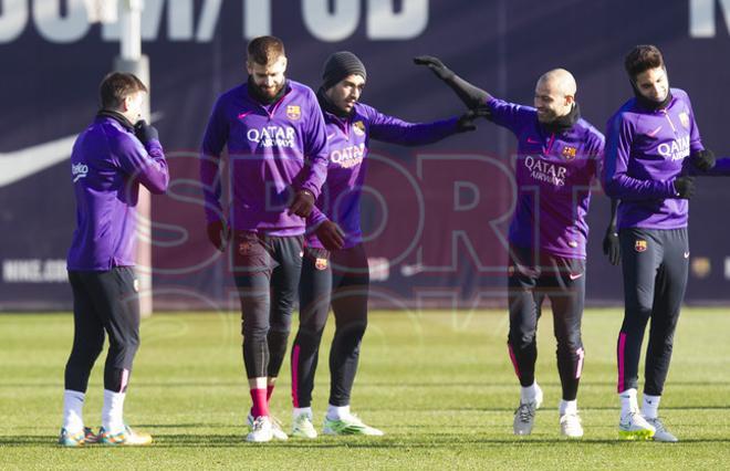 El entrenamiento del Barça antes de viajar a La Coruña, en imágenes