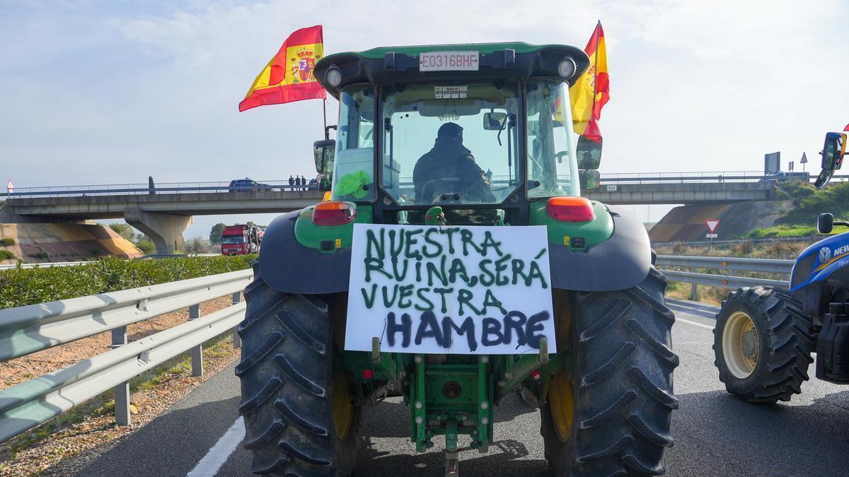 Imagen archivo tractor protestas pasada semana en la Península.